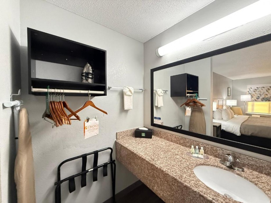 Quality Inn Crestview I-10 Eglin AFB Area 19/23