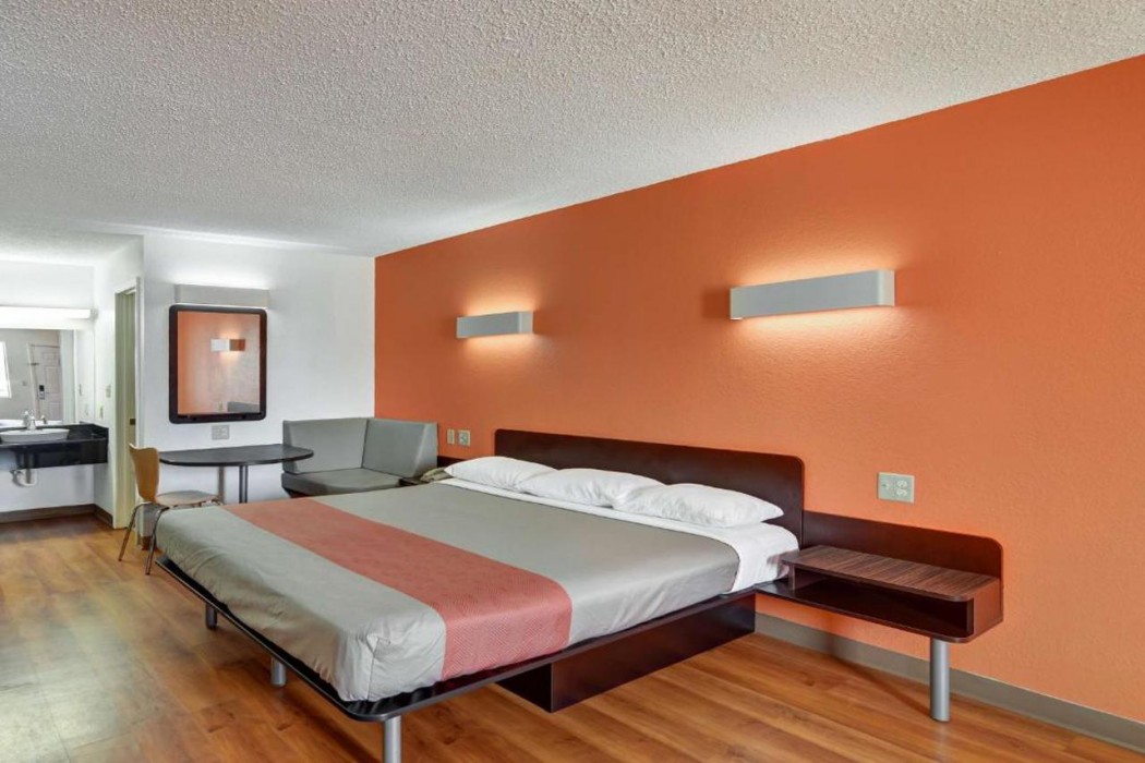 Motel6 Lindale, TX 11/34