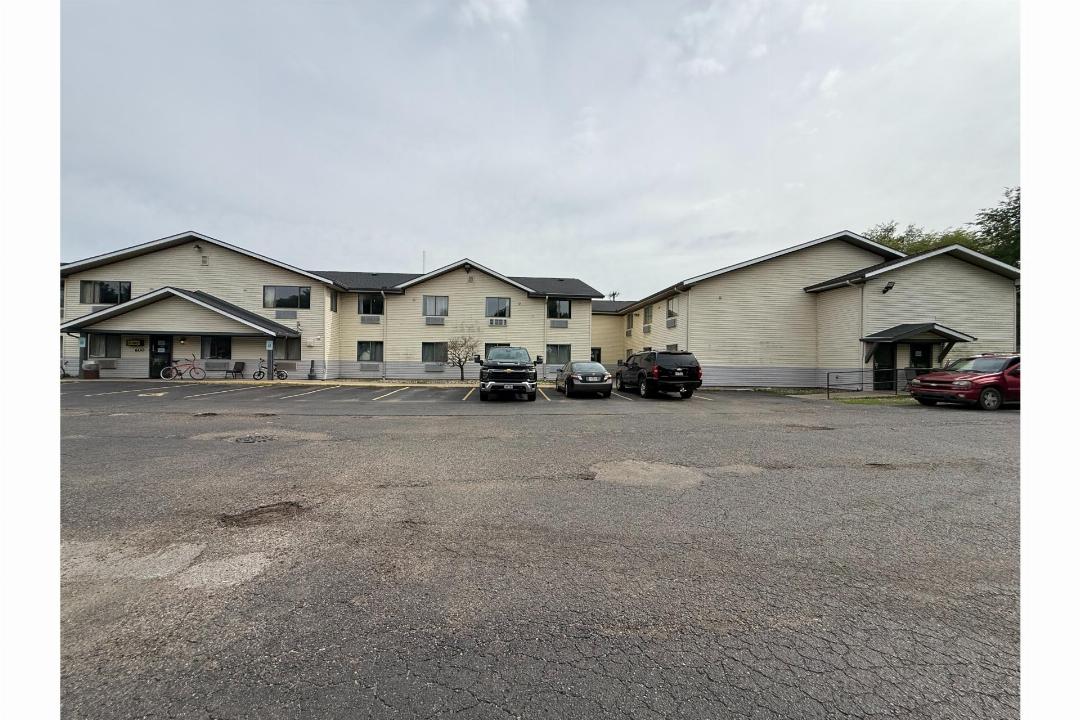 Coldwater Inn & Suites near I 69 in COLDWATER - MI