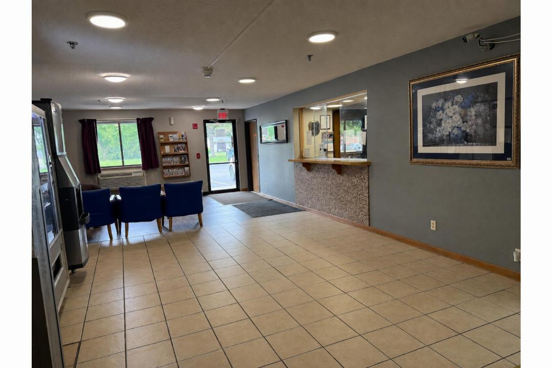 Coldwater Inn & Suites near I 69 11/59