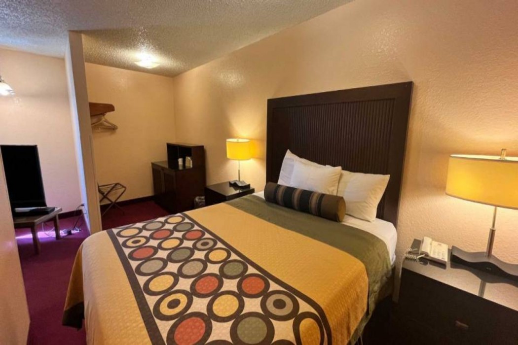 Motel6 Deming, NM 28/39