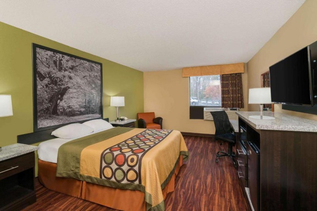 Super 8 by Wyndham Raleigh North East 10/32