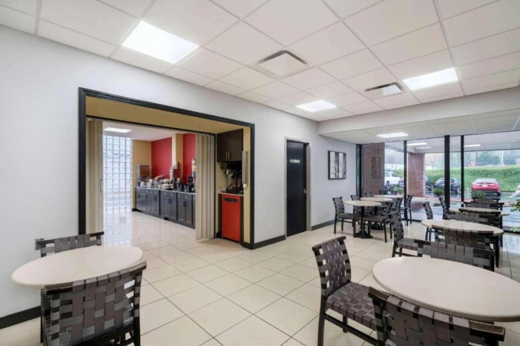 Super 8 by Wyndham Raleigh North East 6/32