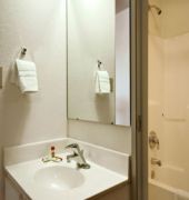Days Inn by Wyndham Warsaw 11/14
