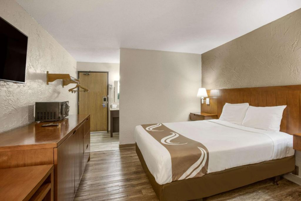 Rodeway Inn & Suites Grand Rapids Southeast 13/39