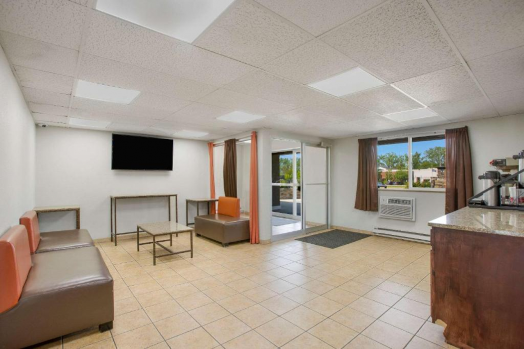 Rodeway Inn & Suites Grand Rapids Southeast 5/39