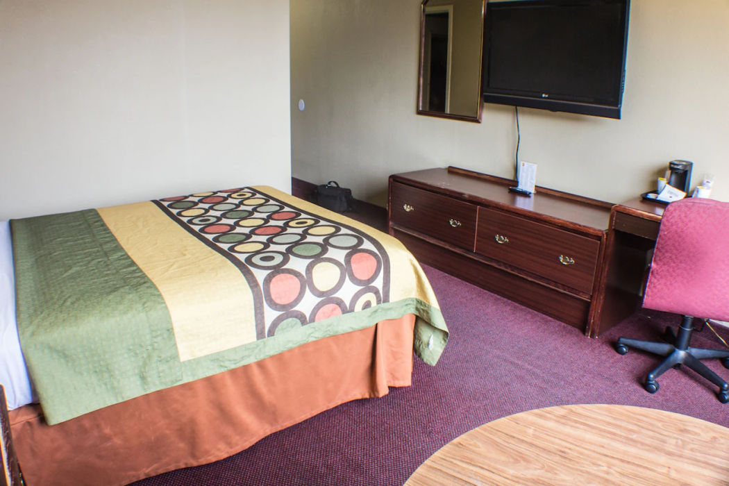 Econo Lodge Erie near Casino, PA 3/8