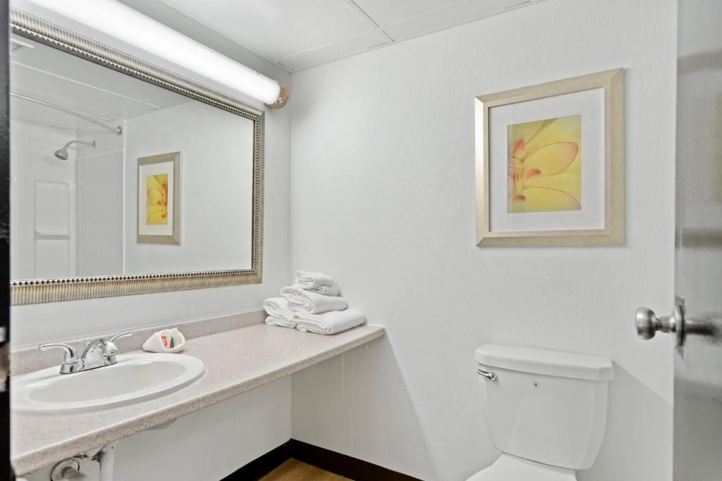 Days Inn By Wyndham Erie 10/39