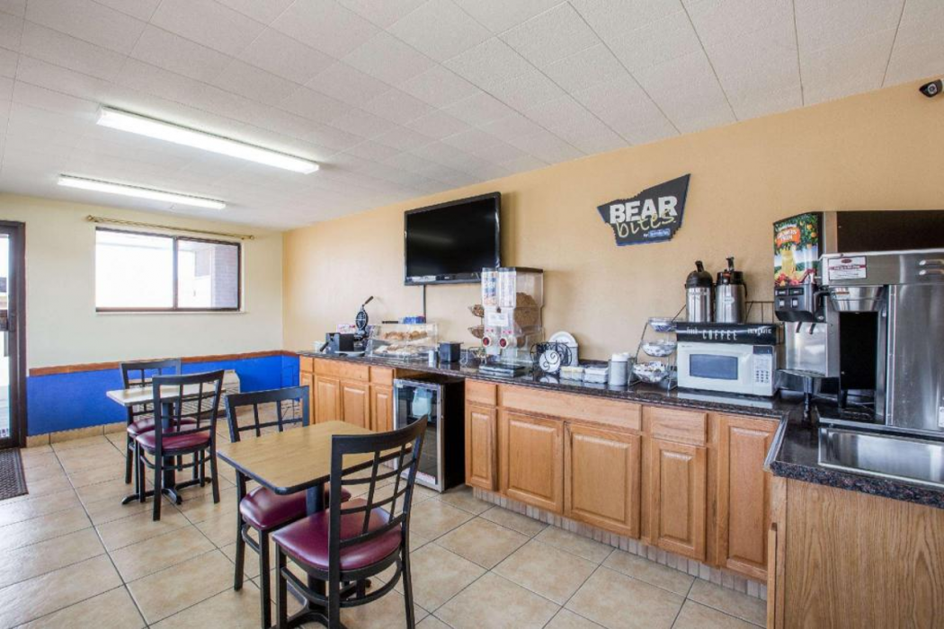 Travelodge by Wyndham Great Bend 21/32