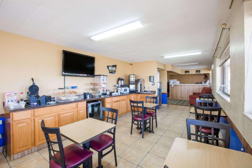 Travelodge by Wyndham Great Bend 20/32