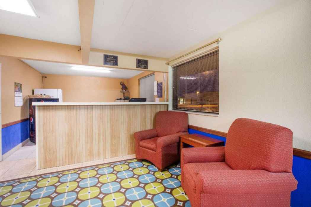 Travelodge by Wyndham Great Bend 2/32