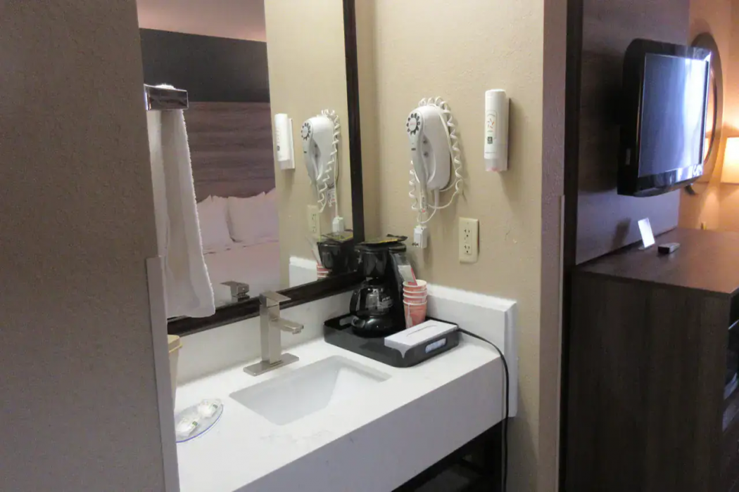 Quality Inn Fairfield, IA 6/18