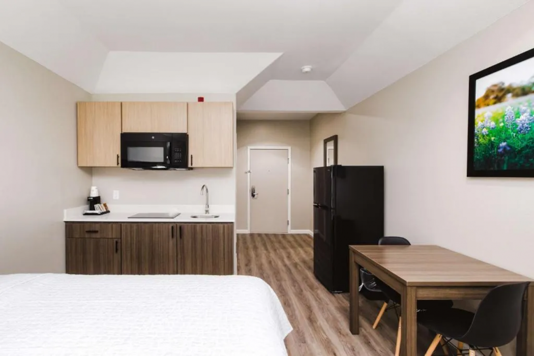 SureStay Studio by Best Western Conroe Downtown 13/26