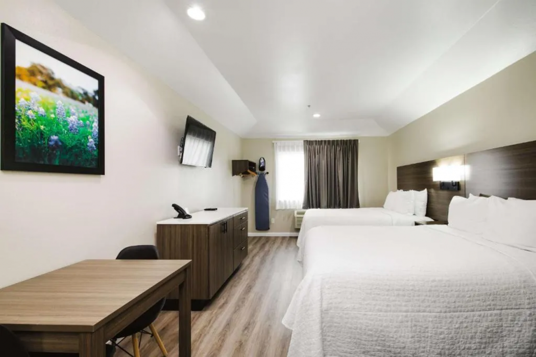 SureStay Studio by Best Western Conroe Downtown 14/26