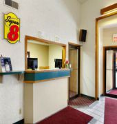Super 8 Fargo/I-29/West Acres Mall 4/17