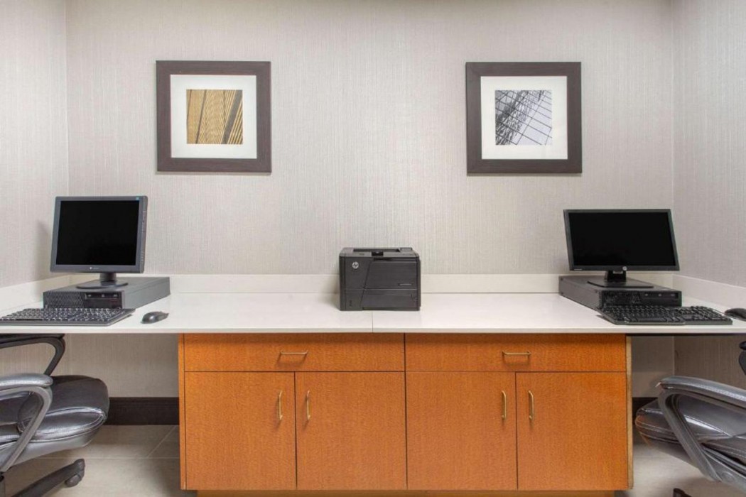 Spark by Hilton Mechanicsburg 30/50