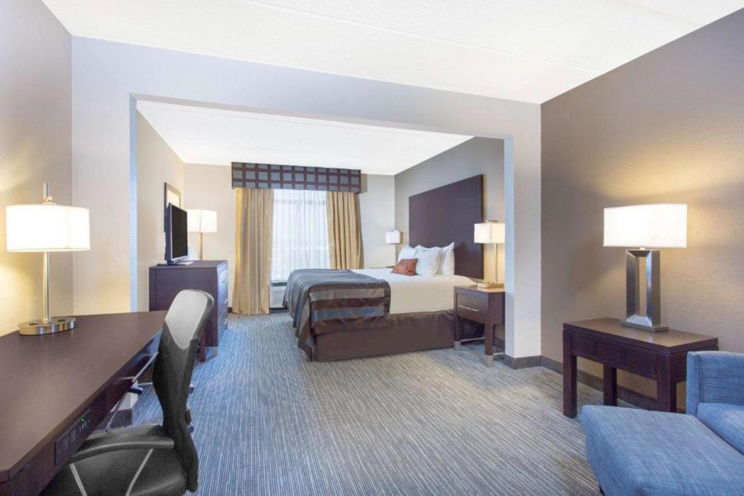 Spark by Hilton Mechanicsburg 14/50