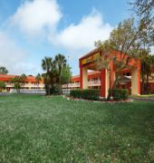 Super 8 by Wyndham Naples detail