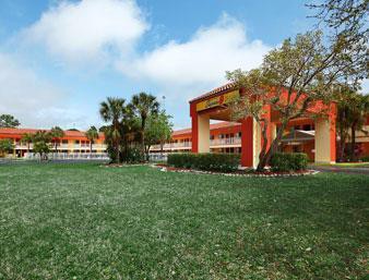 Super 8 by Wyndham Naples 2/31