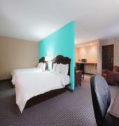 Super 8 by Wyndham Naples 12/31