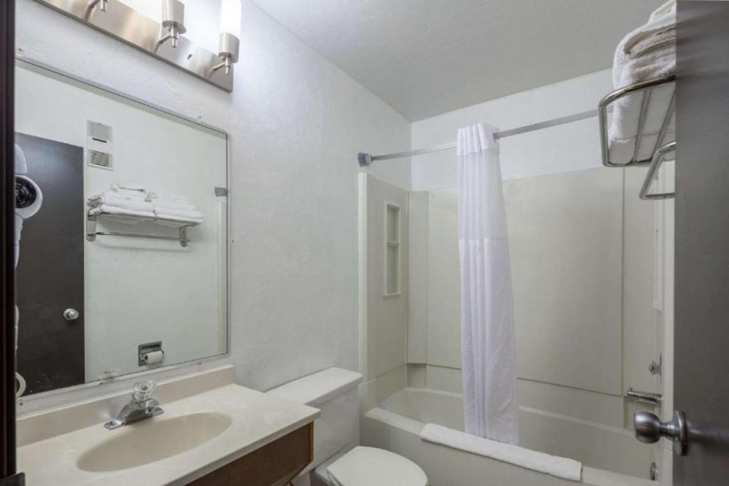 Quality Inn Moses Lake, WA 9/34