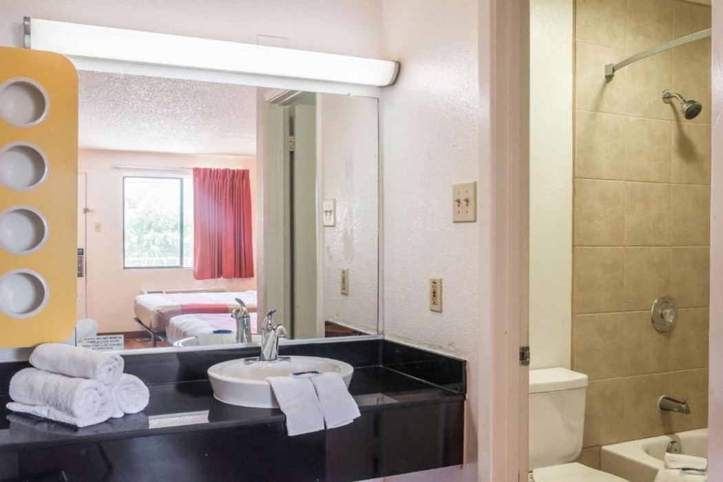 Motel6 Mesquite, TX - Rodeo - Convention Ctr 16/39