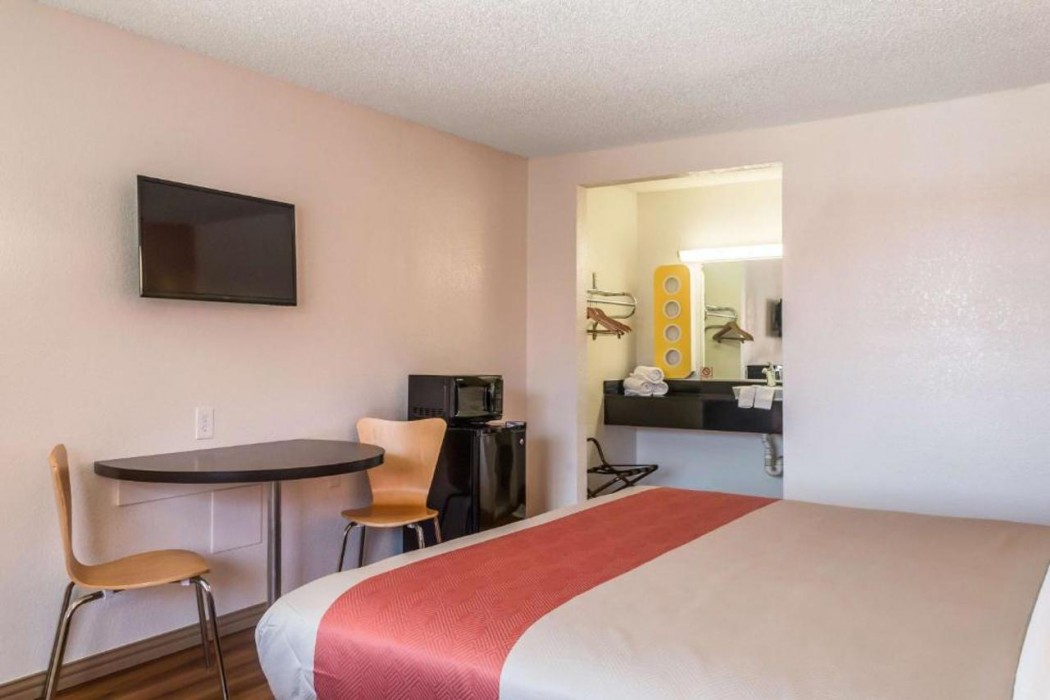 Motel6 Mesquite, TX - Rodeo - Convention Ctr 13/39