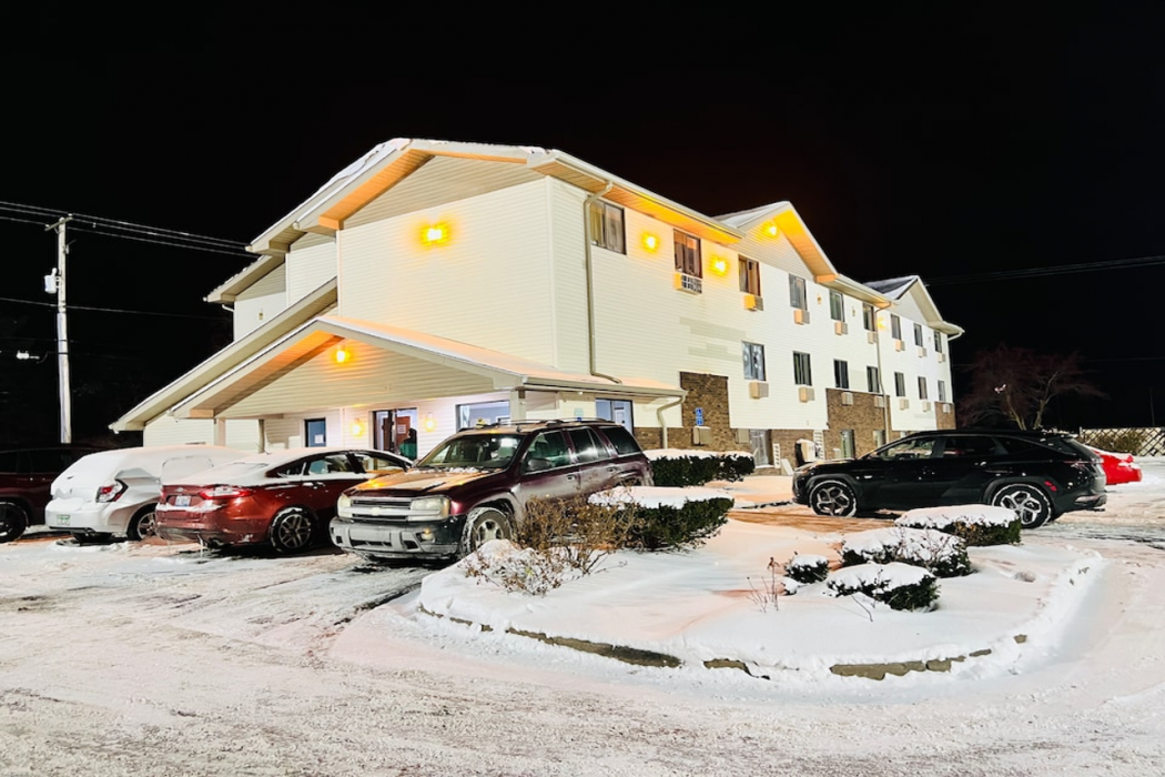 Super Inn by OYO Lansing MI 2/28
