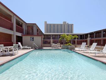 Econo Lodge Inn Suites Laredo 5/16