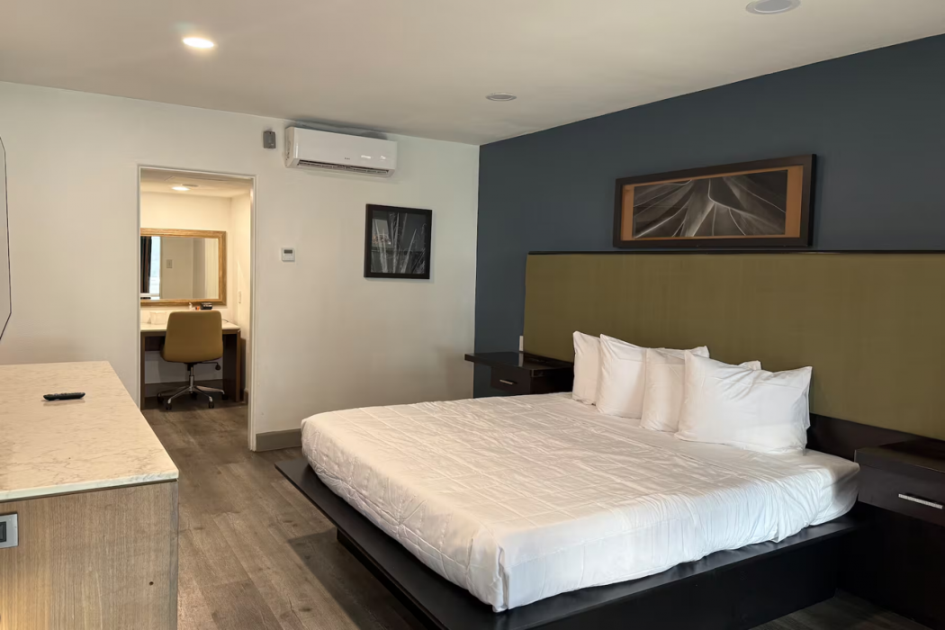 DTLV, a Baymont by Wyndham 8/24