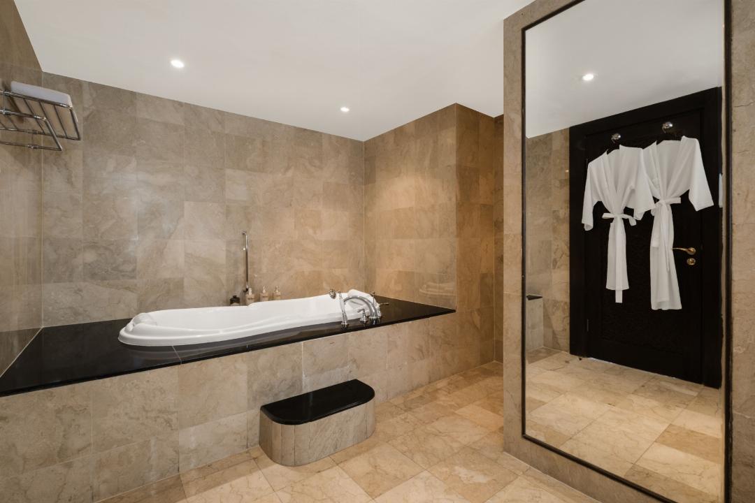 SUITE COLLECTIONS
