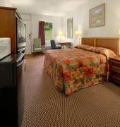 Super 8 By Wyndham Kingsport 6/25