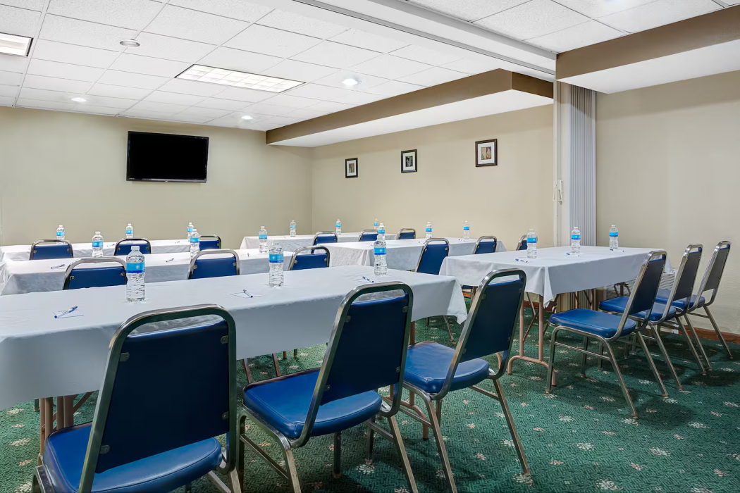 Travelodge by Wyndham Iowa City 8/13