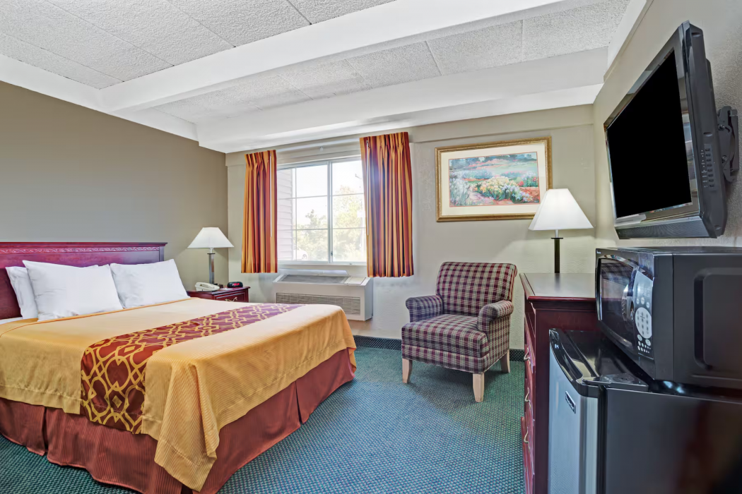 Travelodge by Wyndham Iowa City 3/13