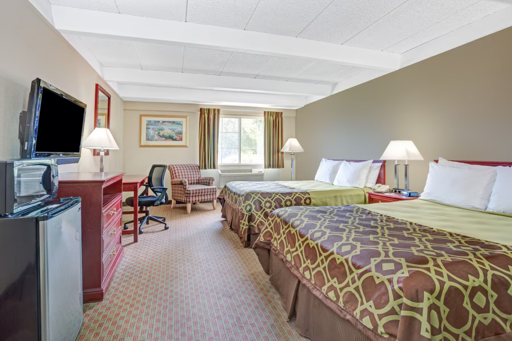 Travelodge by Wyndham Iowa City 4/13