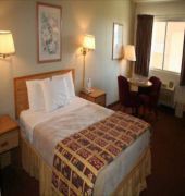 El Paso West Travelodge 4/14