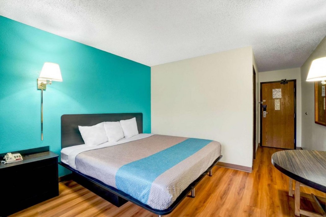 Motel6 Montoursville, PA - Williamsport 8/36