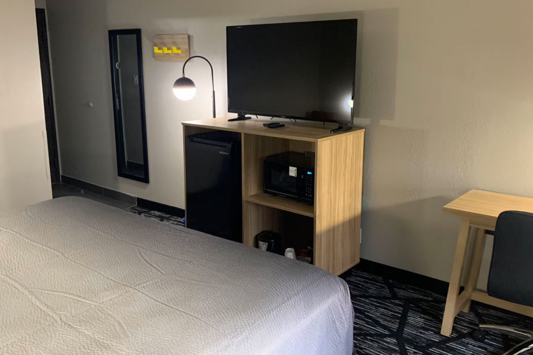 Super 8 By Wyndham Kirksville 9/19