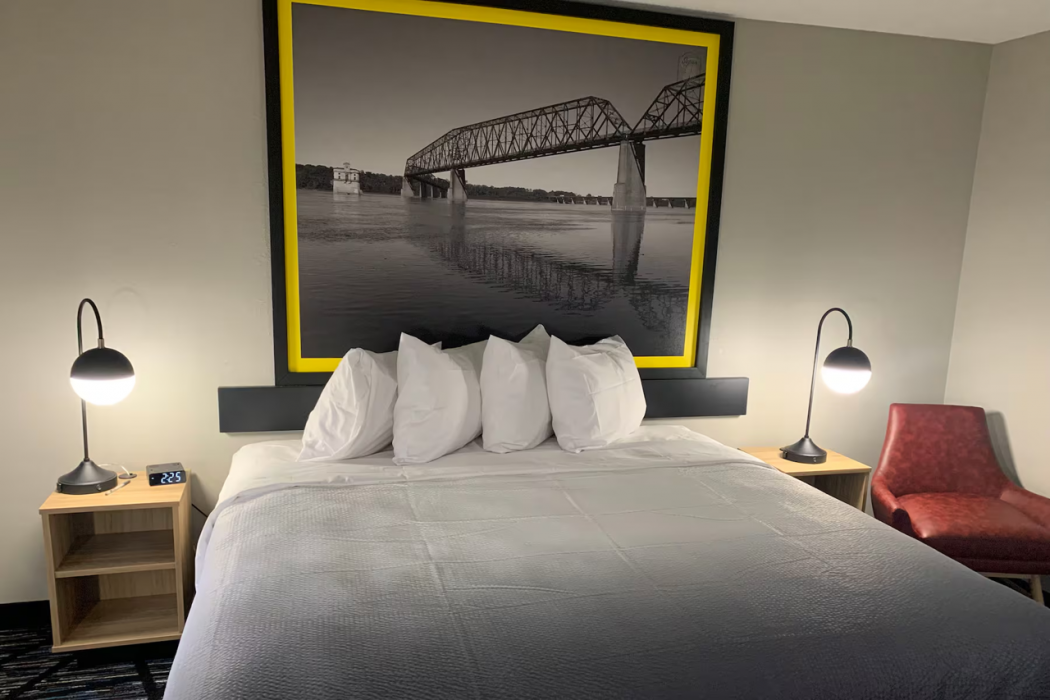 Super 8 By Wyndham Kirksville 8/19