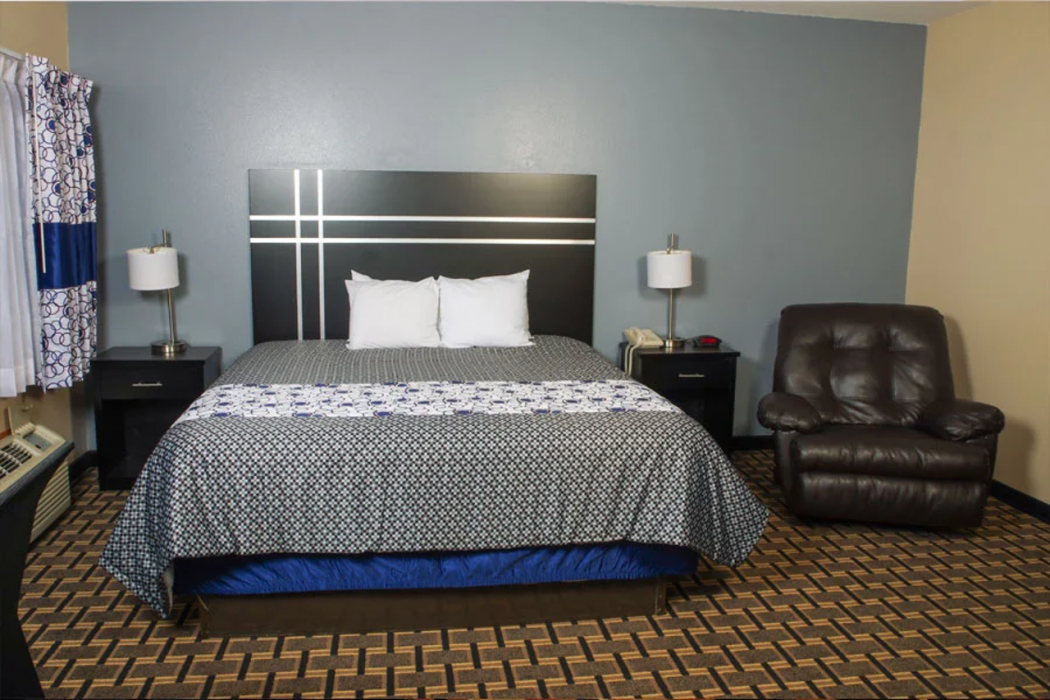Dutch Inn and Suites Sioux City, IA 6/29