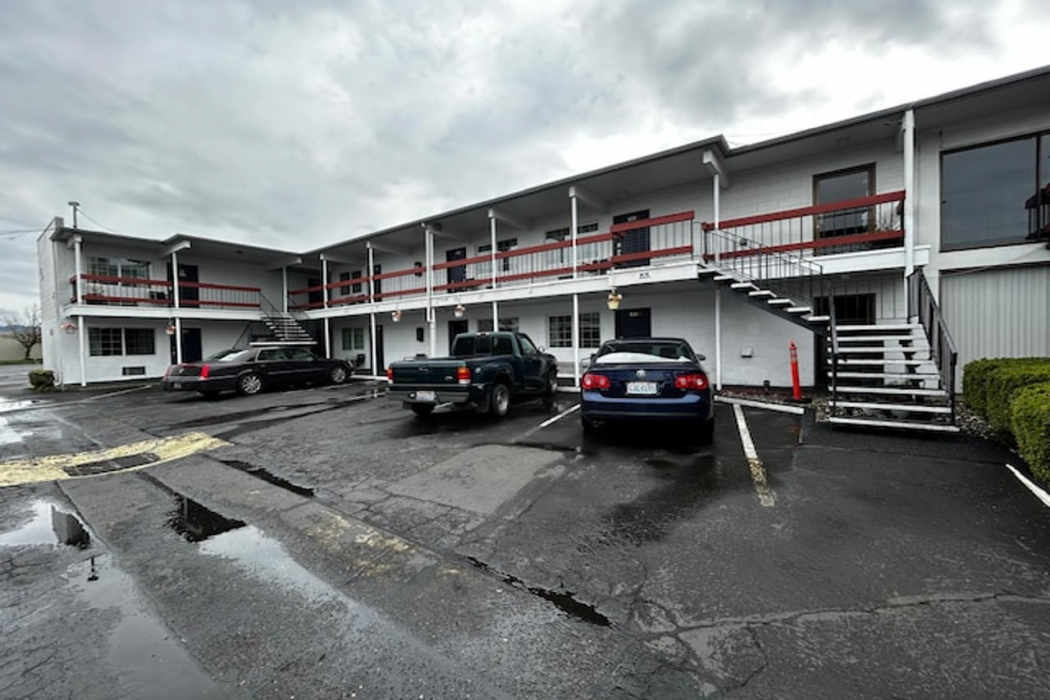 Travelers Inn by OYO Longview Kelso image