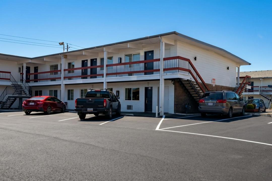 Travelers Inn by OYO Longview Kelso 6/29