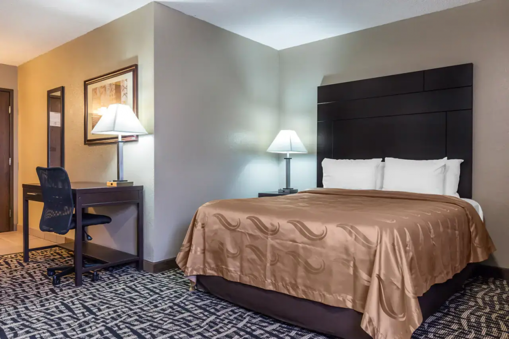 Quality Inn Lamar 8/26