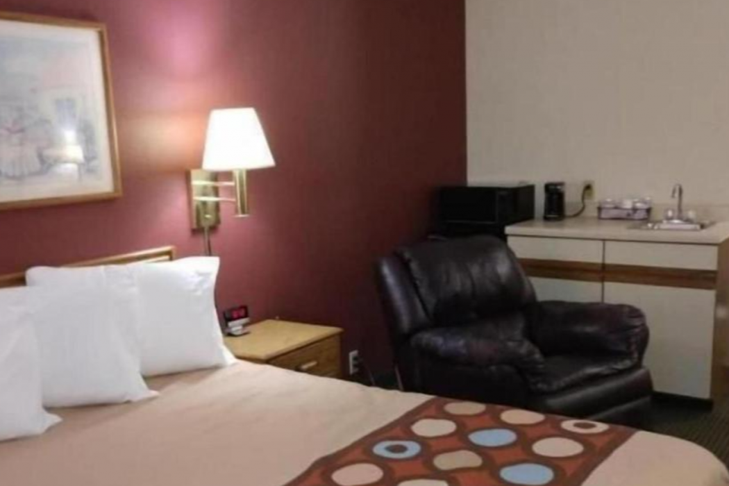 Wautoma Inn by OYO Near Airport WI 73 9/22