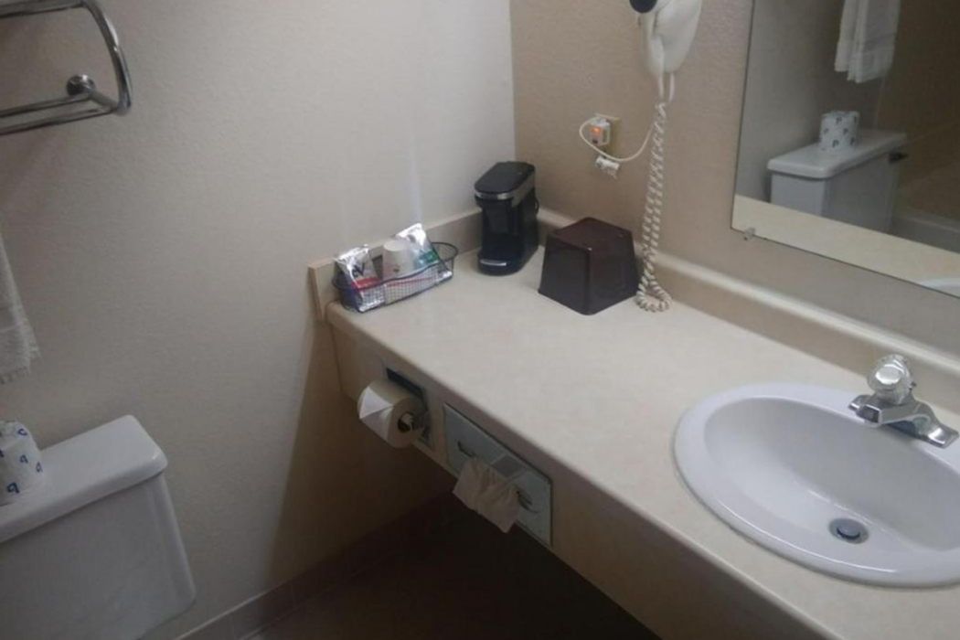Wautoma Inn by OYO Near Airport WI 73 11/22