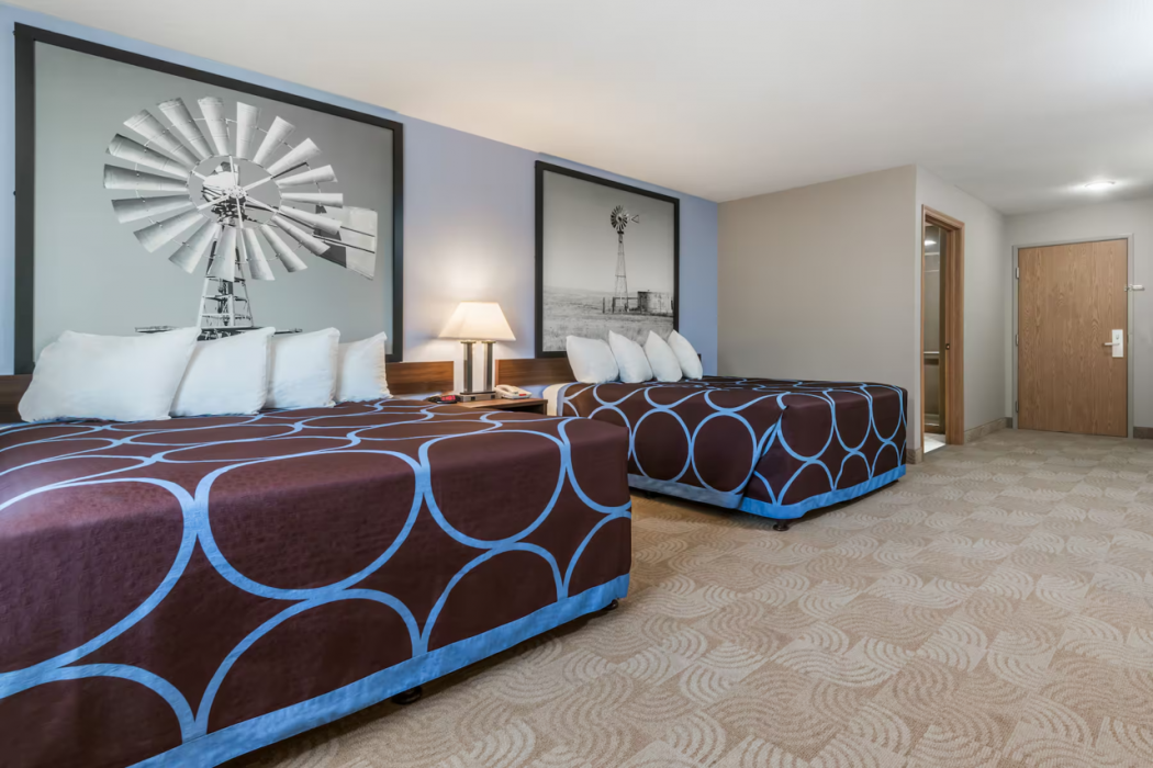 Super 8 by Wyndham Beloit KS 7/14
