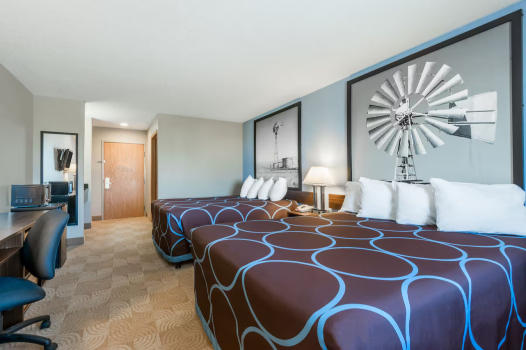 Super 8 by Wyndham Beloit KS 5/14
