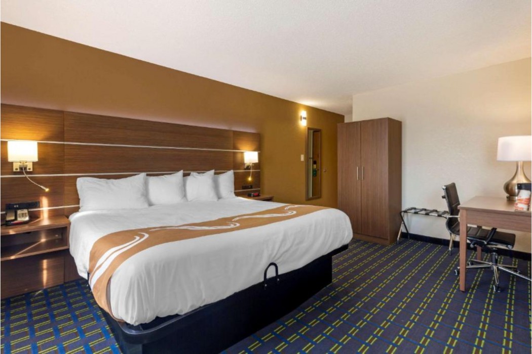 Quality Inn Lenox MA 10/29