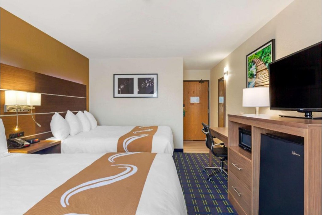 Quality Inn Lenox MA 16/29
