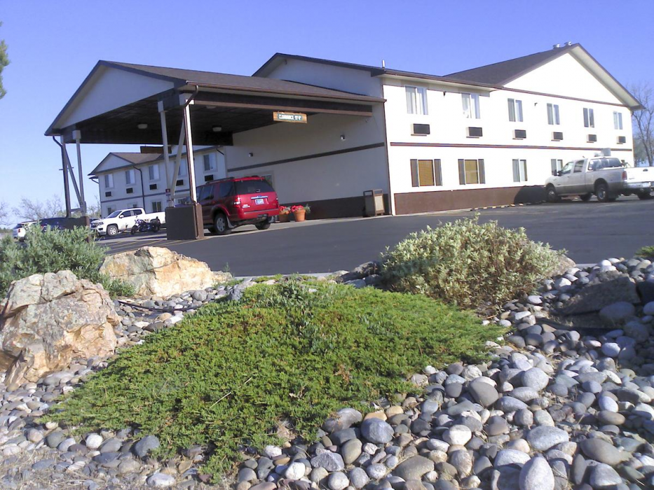Colstrip Inn and Suites 1/44